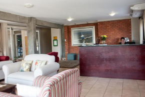  Dakota Lodge  Албертон